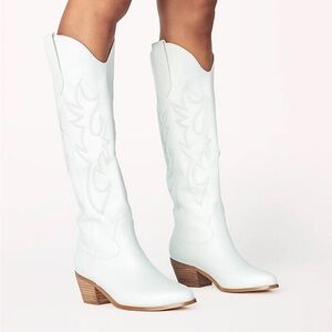 Billini white urson cowgirl boots size 9